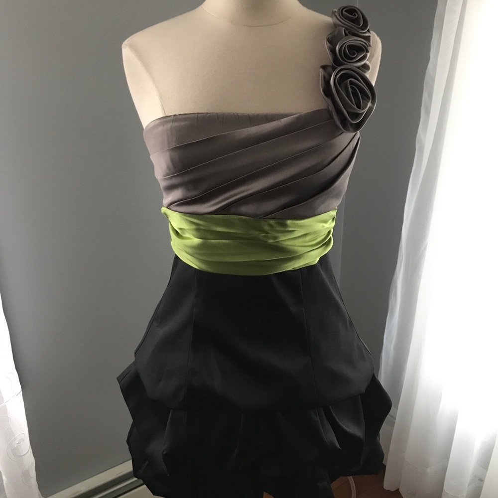*WORN ONCE* Speechless Black/Green Formal Dress